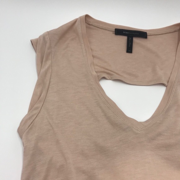 BCBGMAXAZRIA| Twist V Neck Back Cut out Tee Blush - Picture 10 of 15
